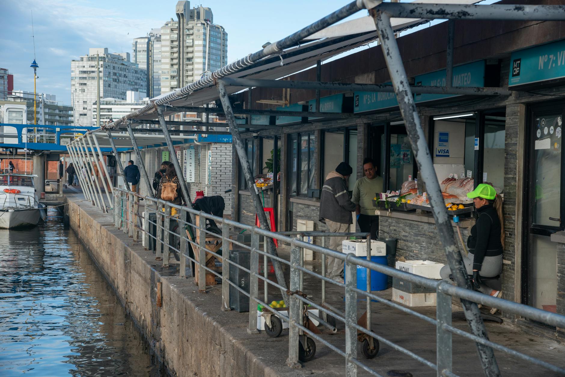 local vendors sellin 698e91c41531c